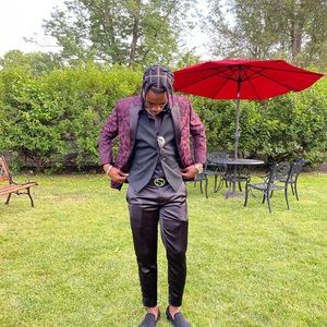 Meet your Posher, Quincy